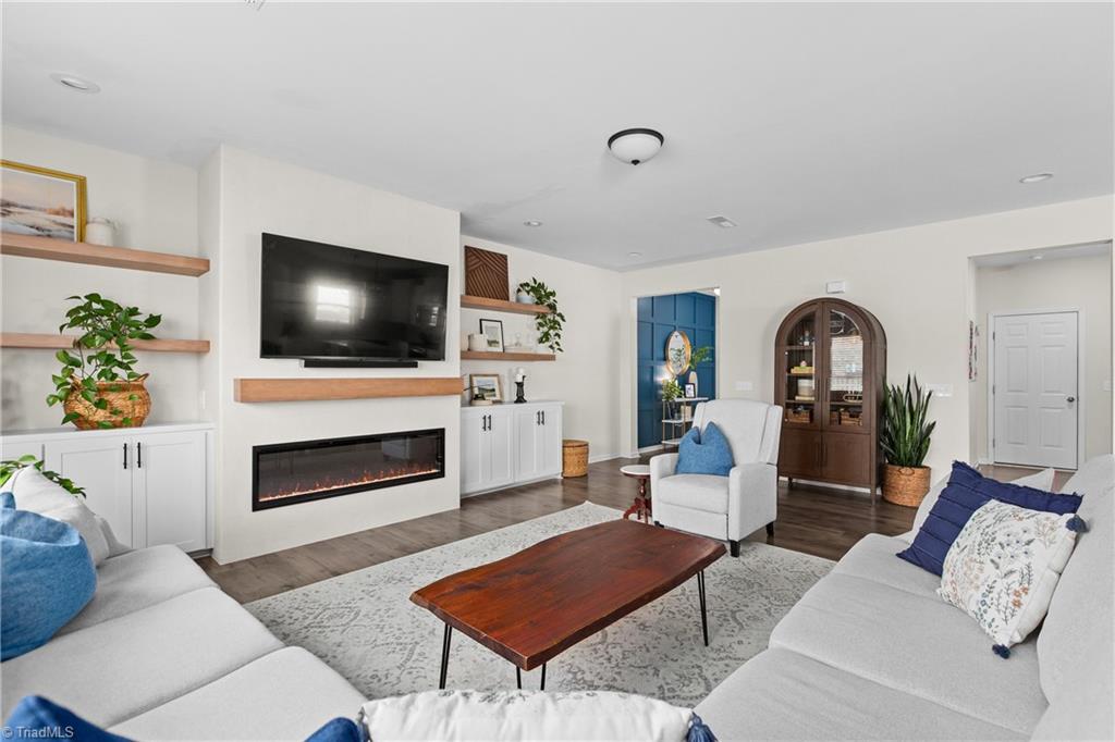 4020 Centerpiece Court High Point, NC 27265 - Photo 9 of 33