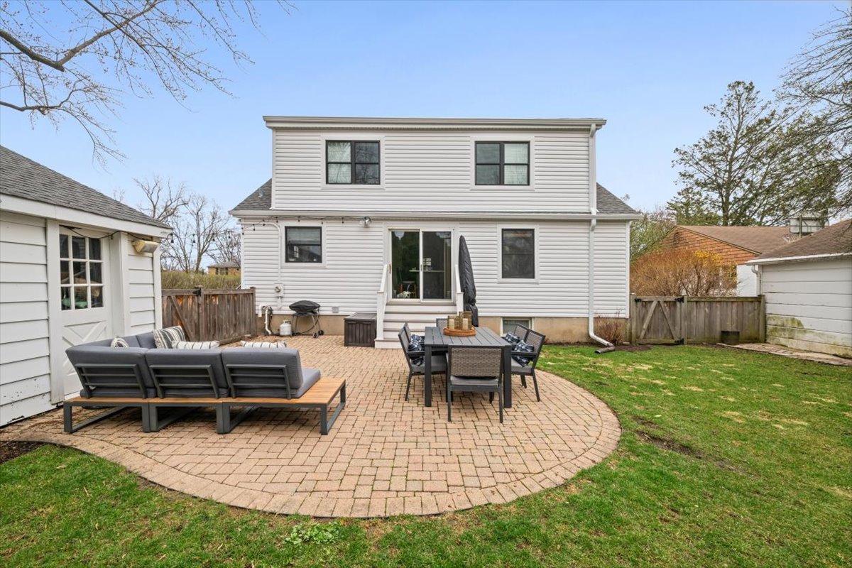 970 Windsor Road Highland Park, IL 60035 - Photo 9 of 16