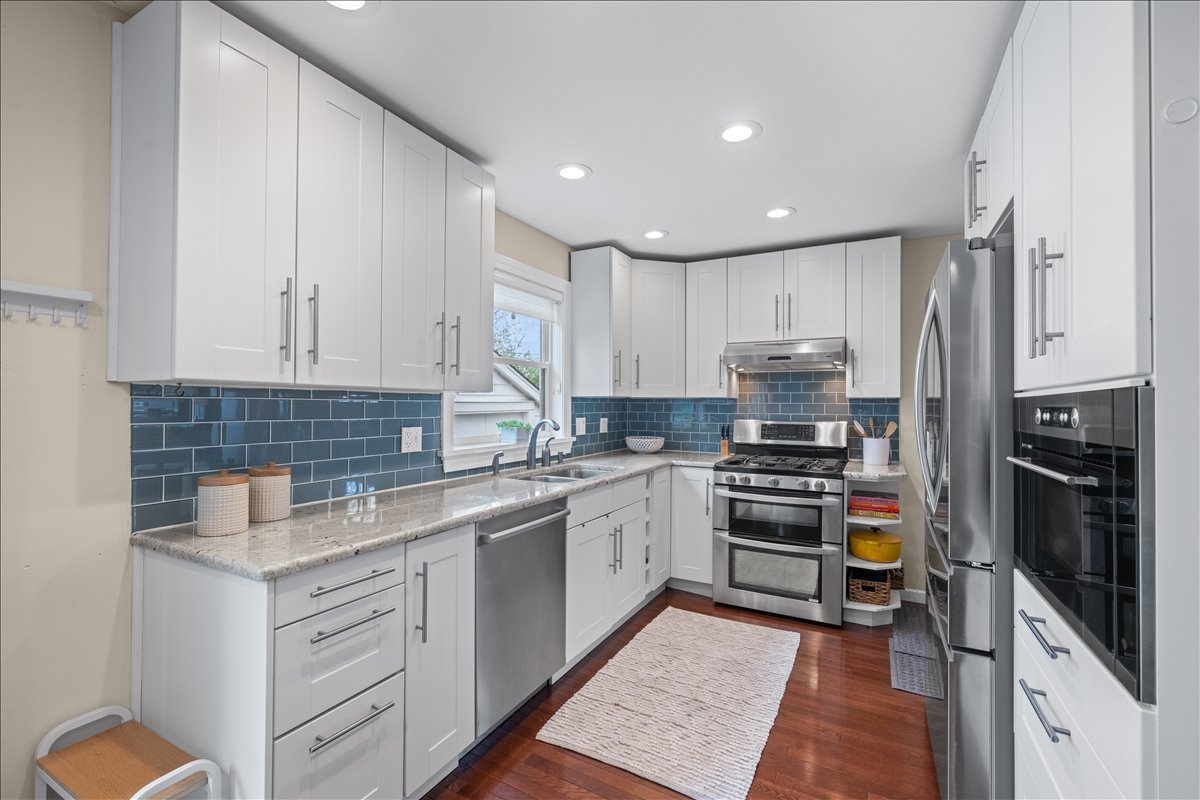 970 Windsor Road Highland Park, IL 60035 - Photo 9 of 34