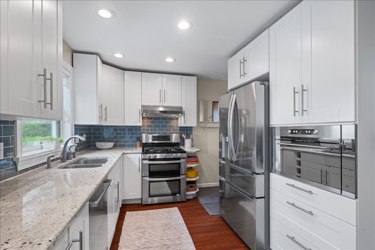 970 Windsor Road Highland Park, IL 60035 - Photo 10 of 34