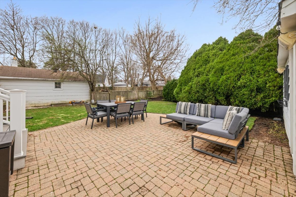 970 Windsor Road Highland Park, IL 60035 - Photo 10 of 16