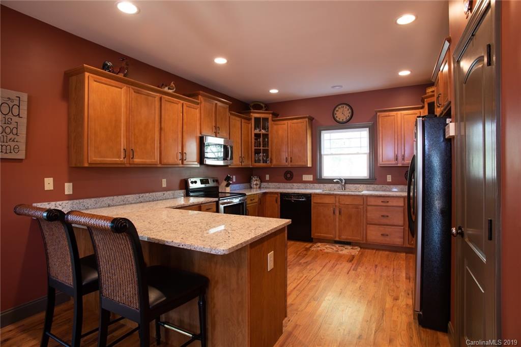 37 Noble Road Fairview, NC 28730 - Photo 11 of 26 Gallery Image 11