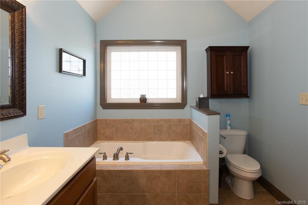 37 Noble Road Fairview, NC 28730 - Photo 17 of 26 Gallery Image 17