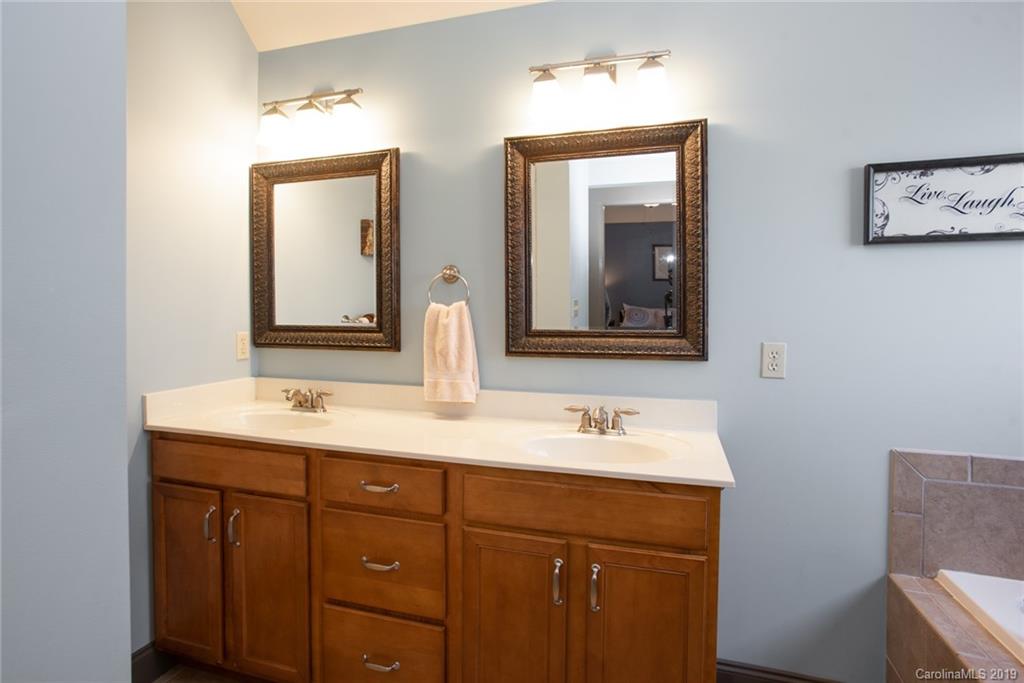 37 Noble Road Fairview, NC 28730 - Photo 19 of 26 Gallery Image 19