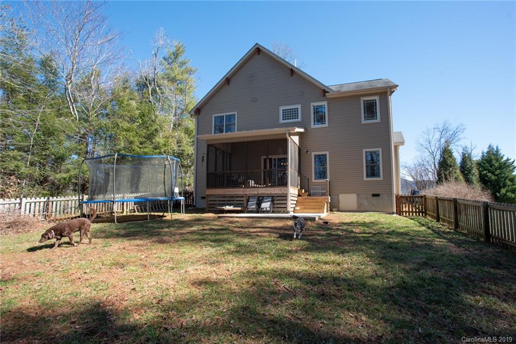 37 Noble Road Fairview, NC 28730 - Photo 3 of 26 Gallery Image 3