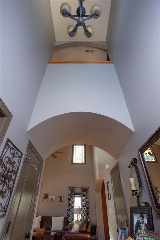37 Noble Road Fairview, NC 28730 - Photo 6 of 26 Gallery Image 6