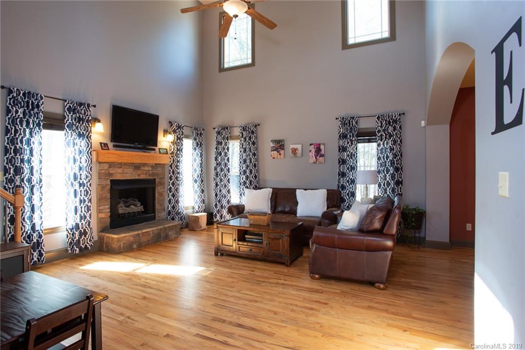 37 Noble Road Fairview, NC 28730 - Photo 9 of 26 Gallery Image 9