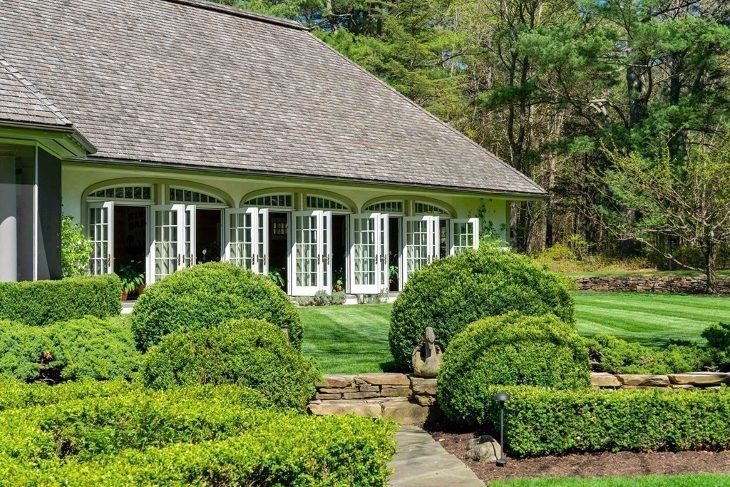 80 Ridgewood Road Attleboro, MA 02703 - Photo 22 of 35