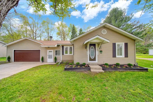 $229,900 | 5140 Clinton Road, Jackson, MI 49201
