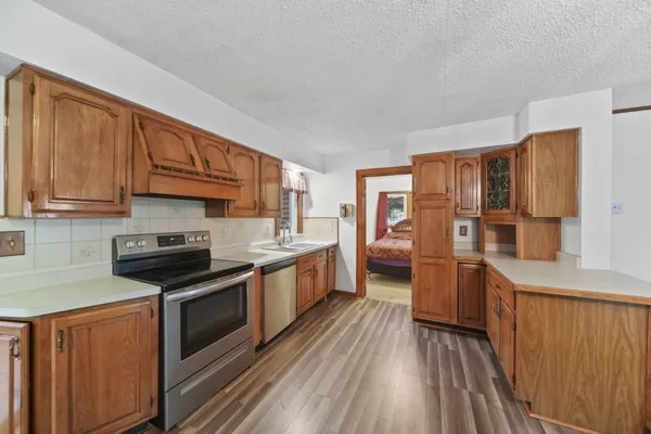$229,900 | 5140 Clinton Road, Jackson, MI 49201