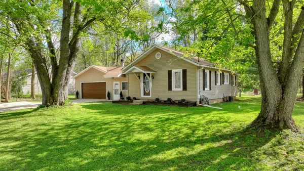 $229,900 | 5140 Clinton Road, Jackson, MI 49201