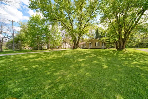 $229,900 | 5140 Clinton Road, Jackson, MI 49201