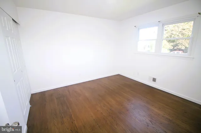 $470,000 | 5 Sandy Lane, Hamilton, NJ 08610