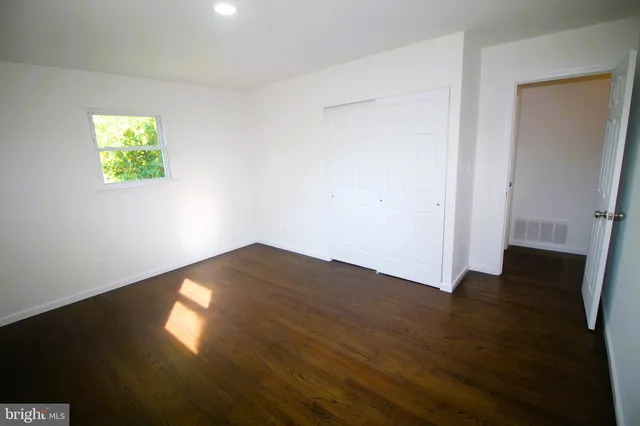 $470,000 | 5 Sandy Lane, Hamilton, NJ 08610