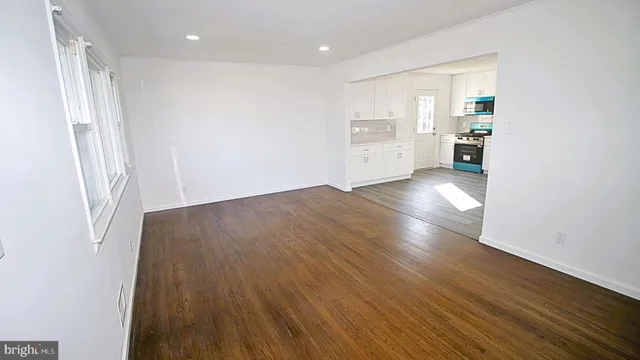 $470,000 | 5 Sandy Lane, Hamilton, NJ 08610