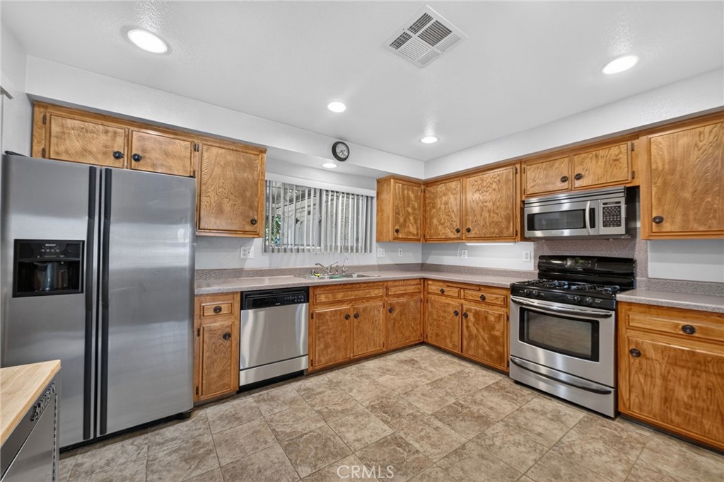 605 Los Tilos Road Hemet, CA 92543 - Photo 11 of 54 Gallery Image 11