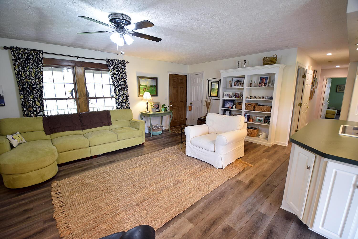 9733 Creek Road Pataskala, OH 43062 - Photo 11 of 39 11 Living Room