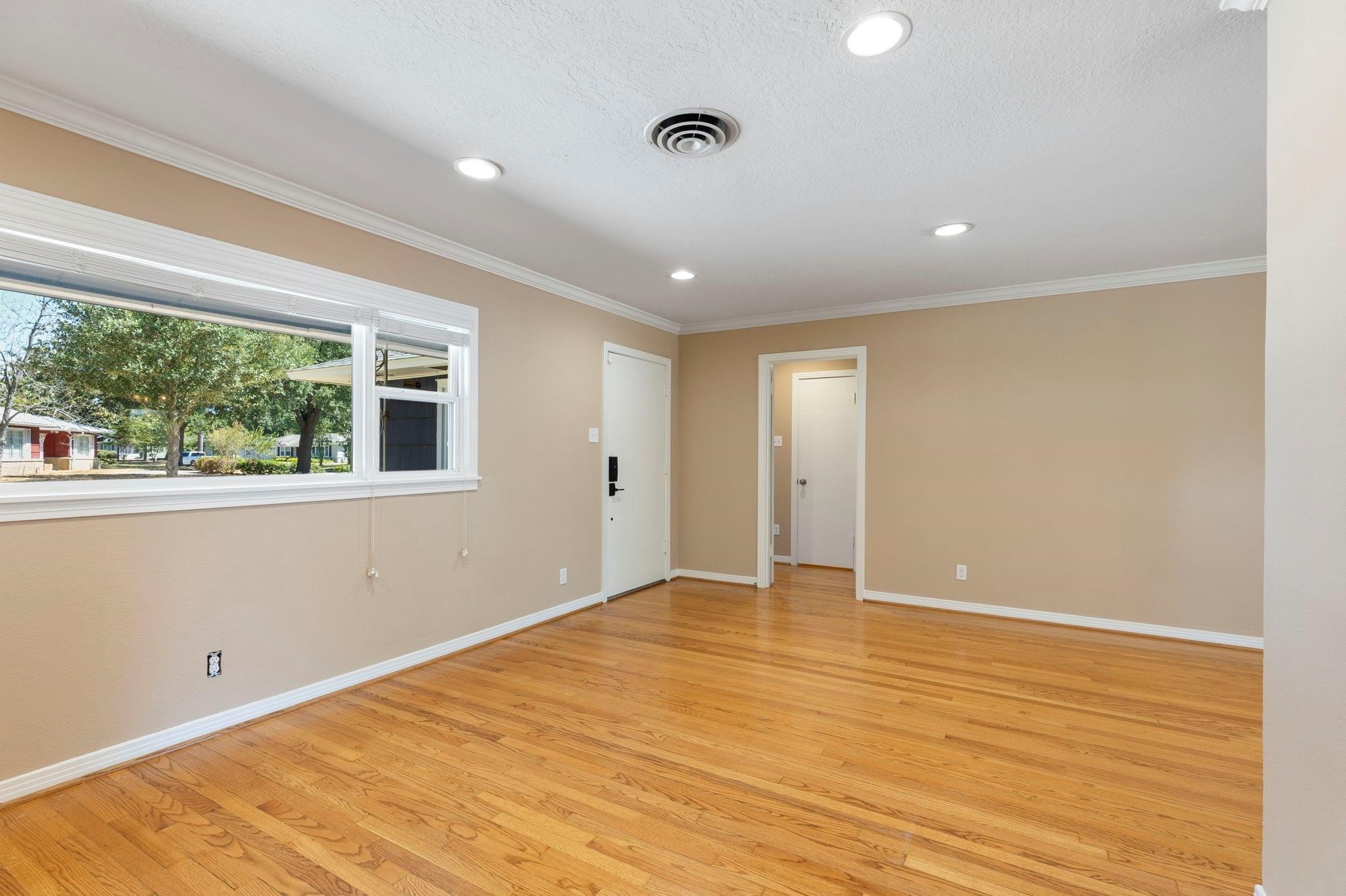 1802 Turnpike Road Houston, TX 77008 - Photo 7 of 47