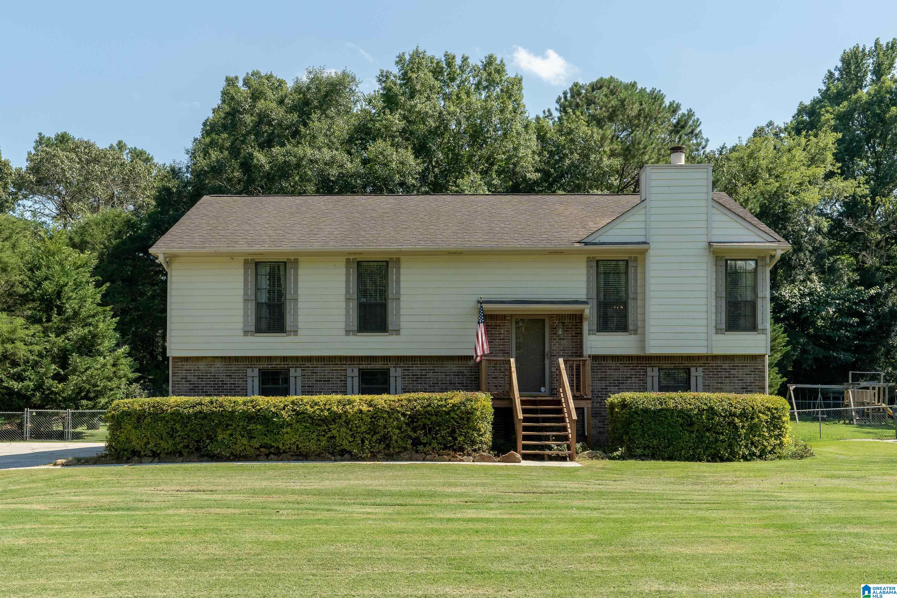 124 Forest Parkway Alabaster, AL 35007 - Photo 2 of 37