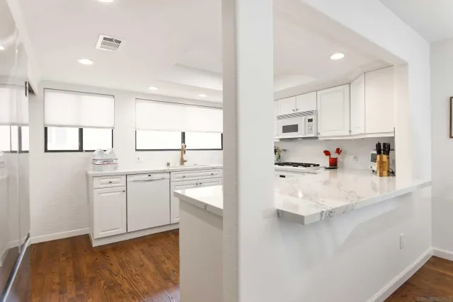 $1,150,000 | 1115 Pearl Street, Unit 1, La Jolla, CA 92037