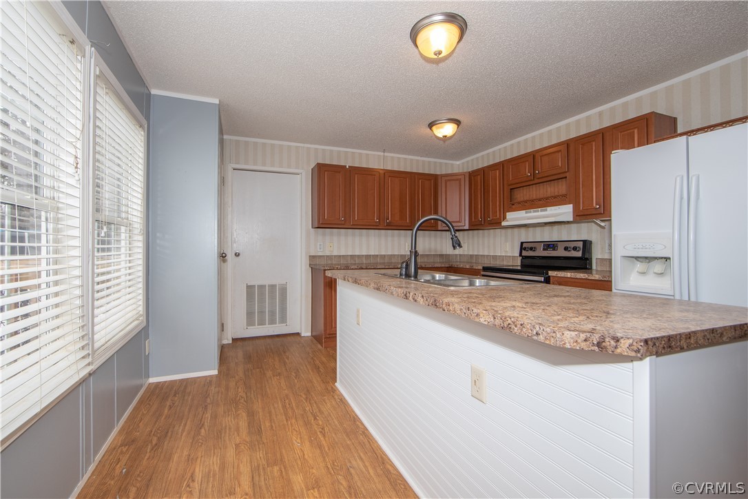 38 Bonbrook Creek Road Cumberland, VA 23040 - Photo 8 of 25 Another view of the spacious kitchen.