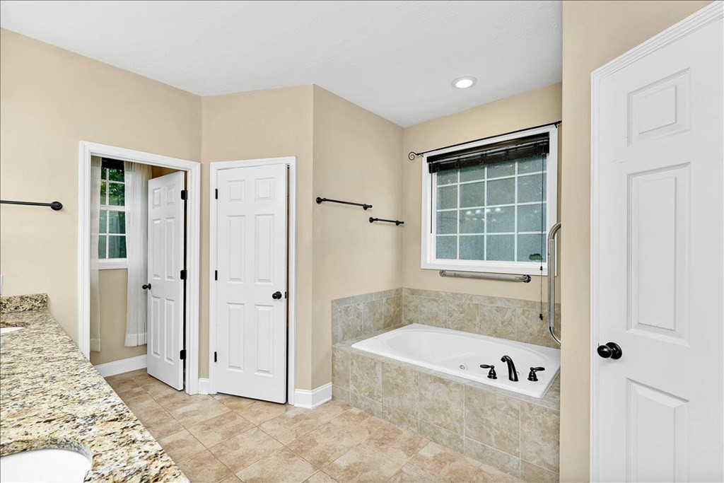 3017 Springhill Church Road Hephzibah, GA 30815 - Photo 21 of 30 Owner's Bath