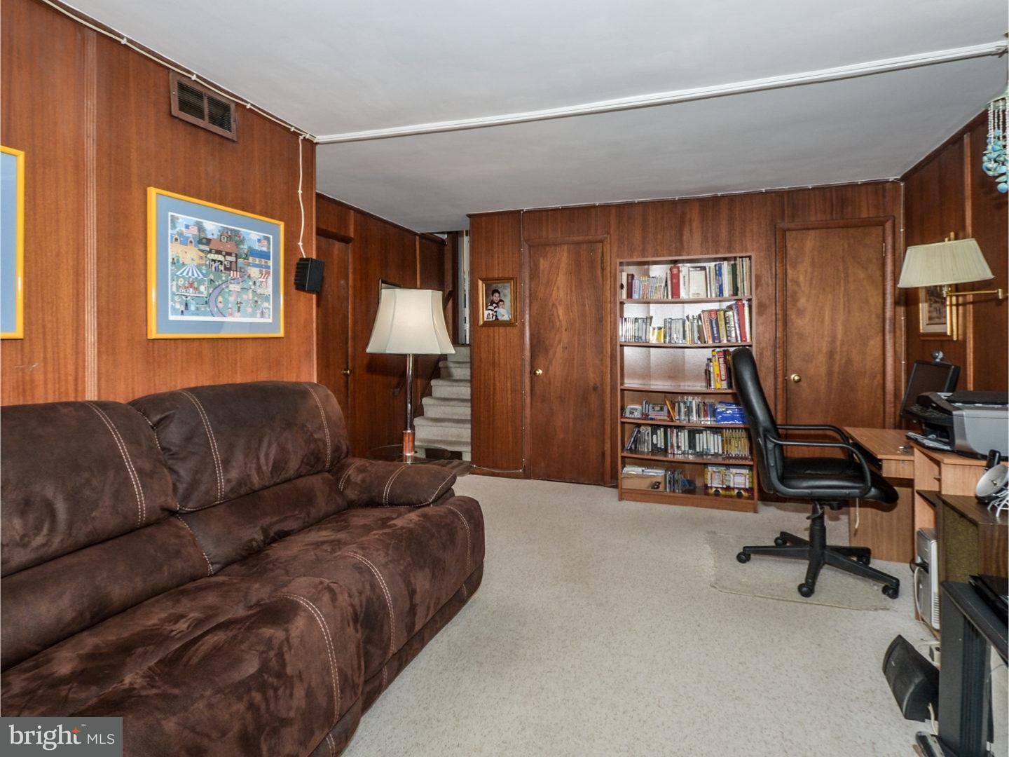 1220 Meinel Road Huntingdon Valley, PA 19006 - Photo 11 of 24 Family Room