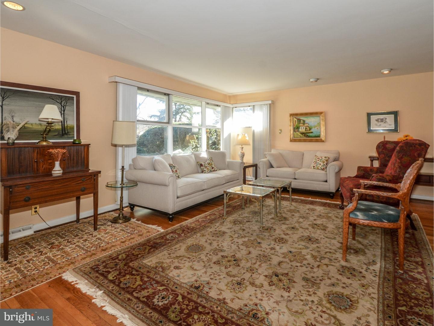 1220 Meinel Road Huntingdon Valley, PA 19006 - Photo 5 of 24 Living Room