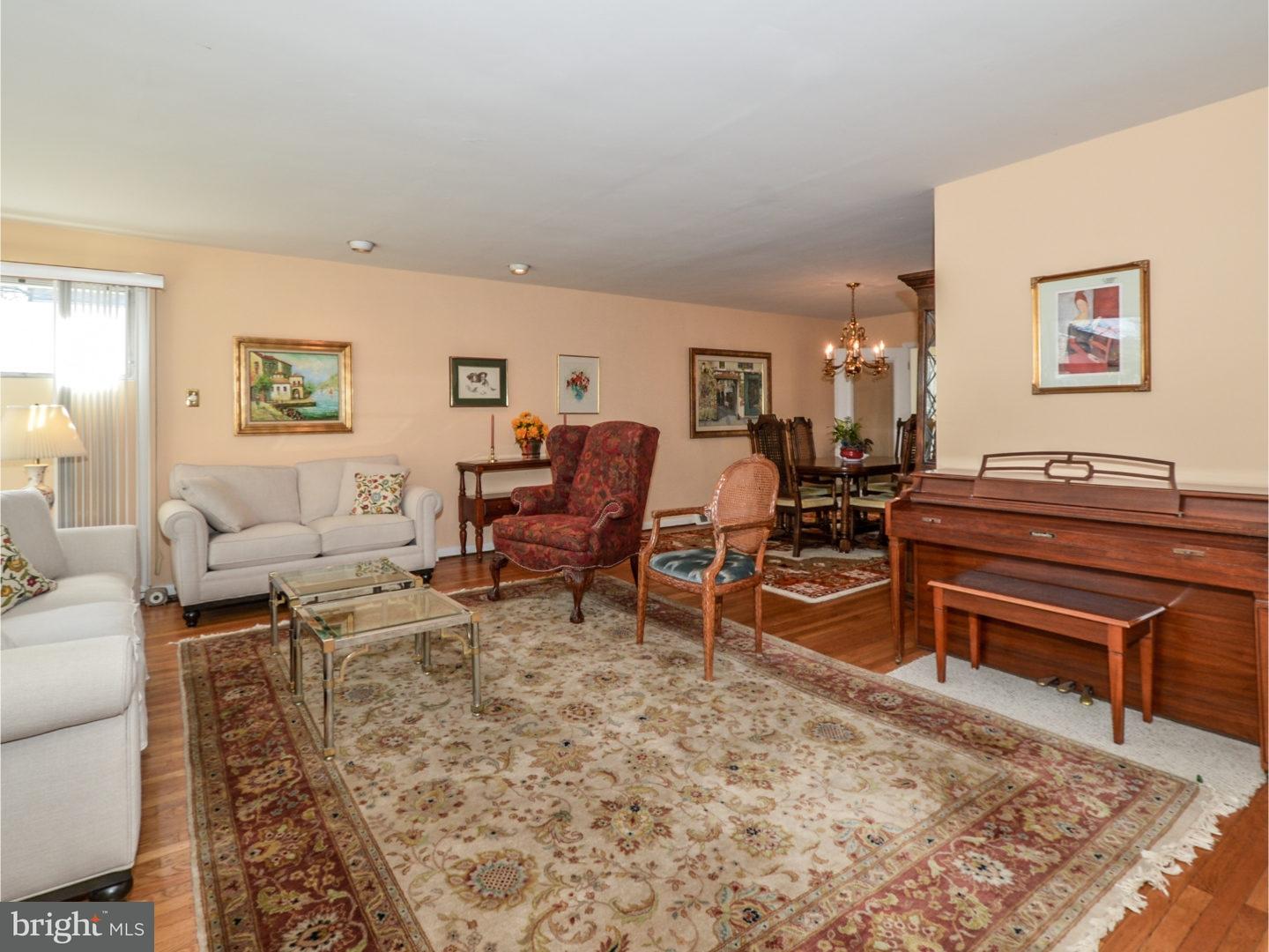 1220 Meinel Road Huntingdon Valley, PA 19006 - Photo 6 of 24 Living Room
