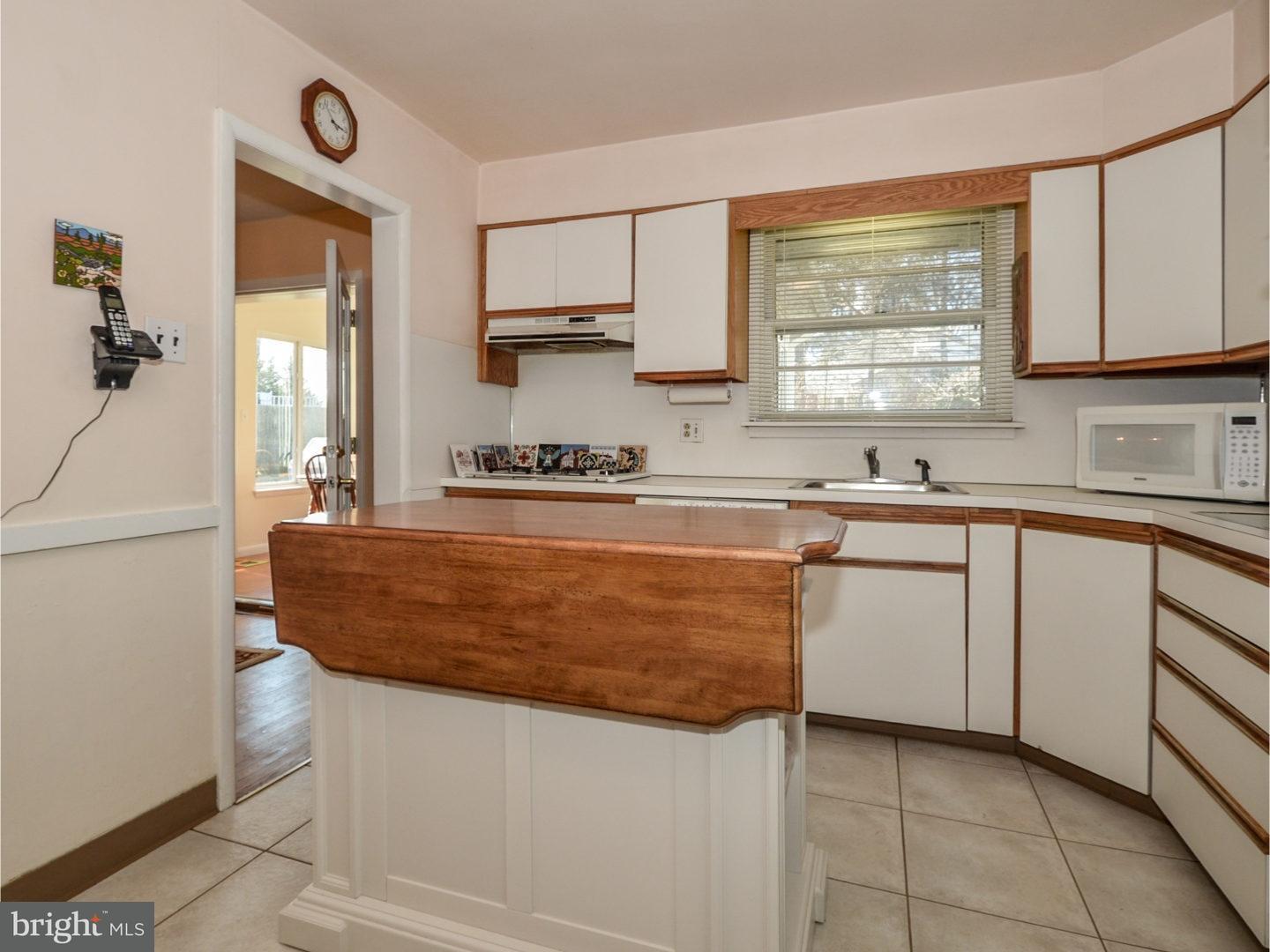 1220 Meinel Road Huntingdon Valley, PA 19006 - Photo 9 of 24 Kitchen
