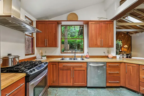 $1,839,000 | 7395 Sir Francis Drake Boulevard, Lagunitas, CA 94938