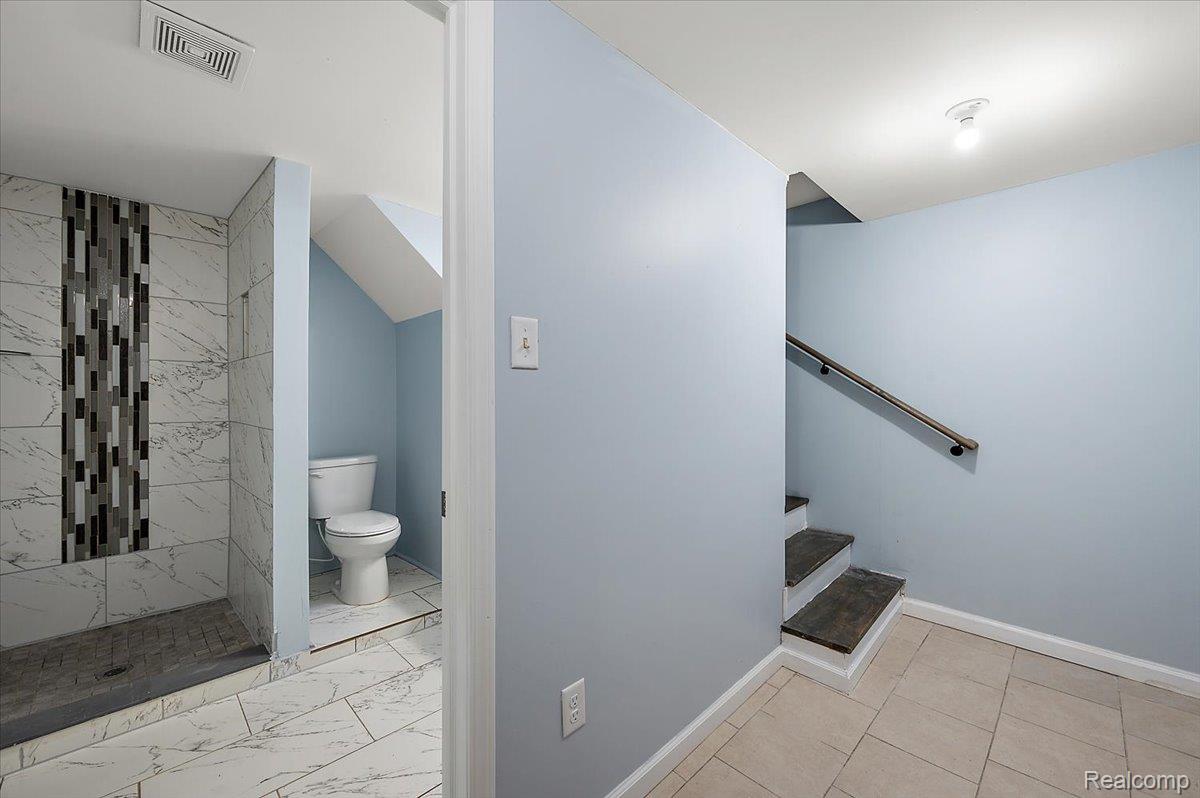 233 West 11 Mile Road Madison Heights, MI 48071 - Photo 23 of 44 Updated Full Bath in Lower Level