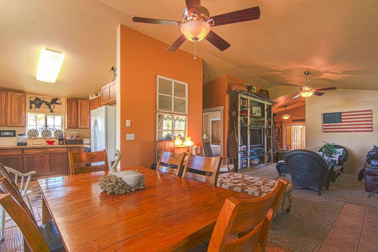 6412 East Oregon Road Elk, WA 99009 - Photo 3 of 20