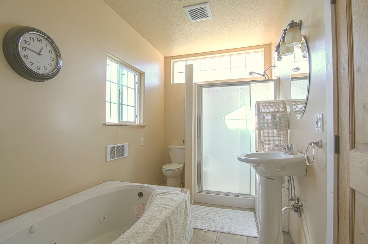 6412 East Oregon Road Elk, WA 99009 - Photo 7 of 20