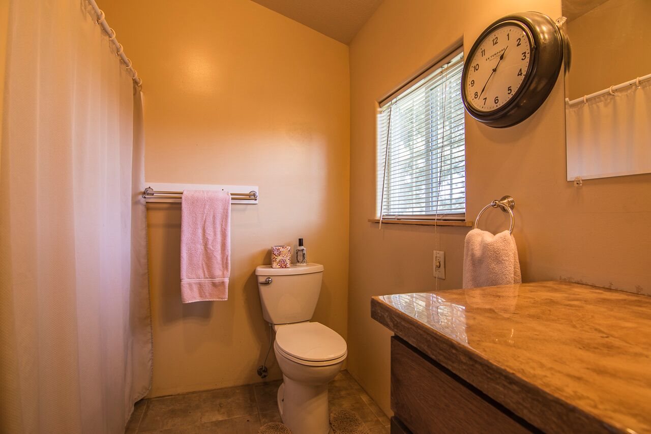 6412 East Oregon Road Elk, WA 99009 - Photo 9 of 20
