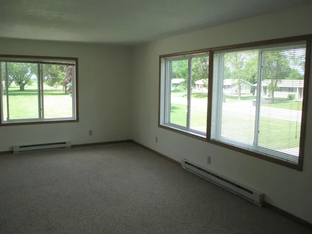 $848 | 311 5th Street South, Grove City, MN 56243