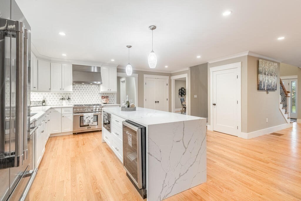 19 Windsor Road Westwood, MA 02090 - Photo 8 of 31 Gallery Image 8