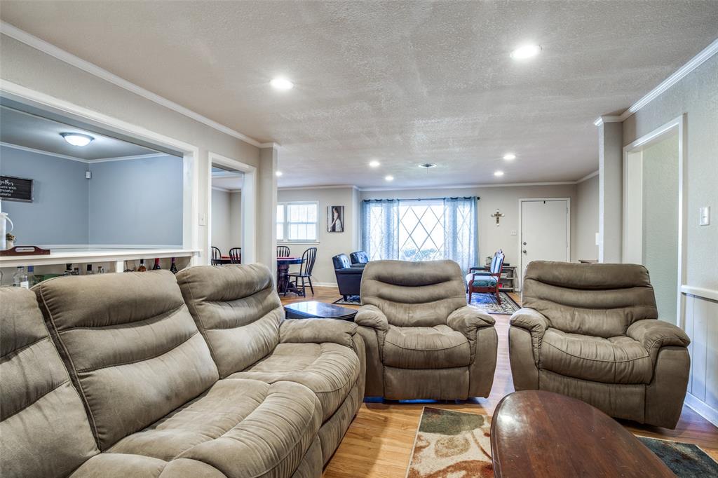 3928 Menzer Road Fort Worth, TX 76103 - Photo 11 of 25