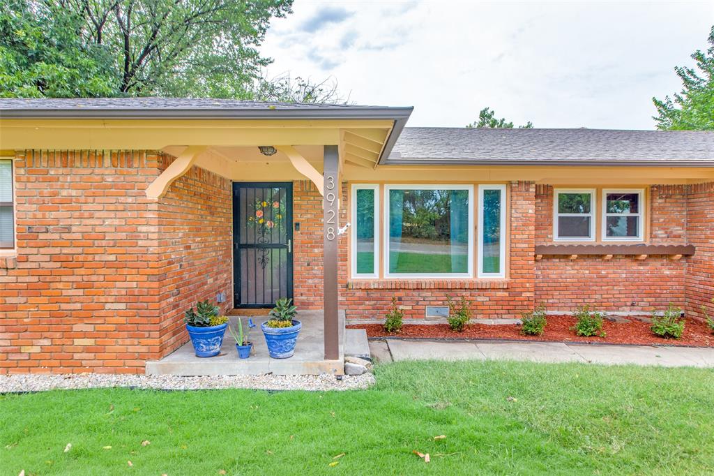 3928 Menzer Road Fort Worth, TX 76103 - Photo 2 of 25