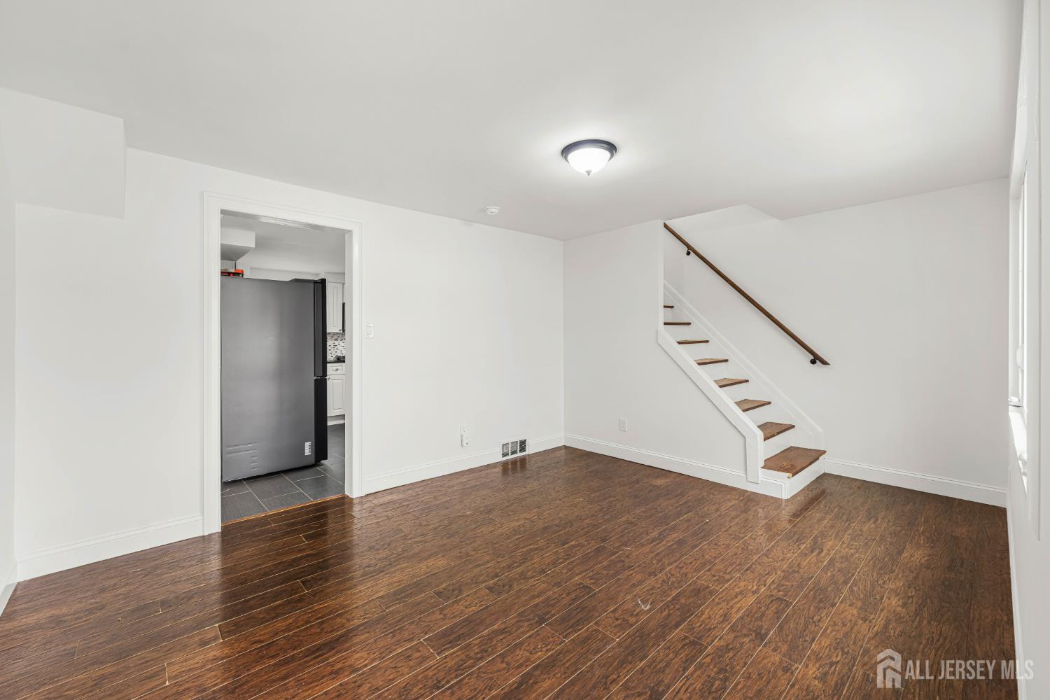 23 Longfield Road New Brunswick, NJ 08901 - Photo 28 of 50
