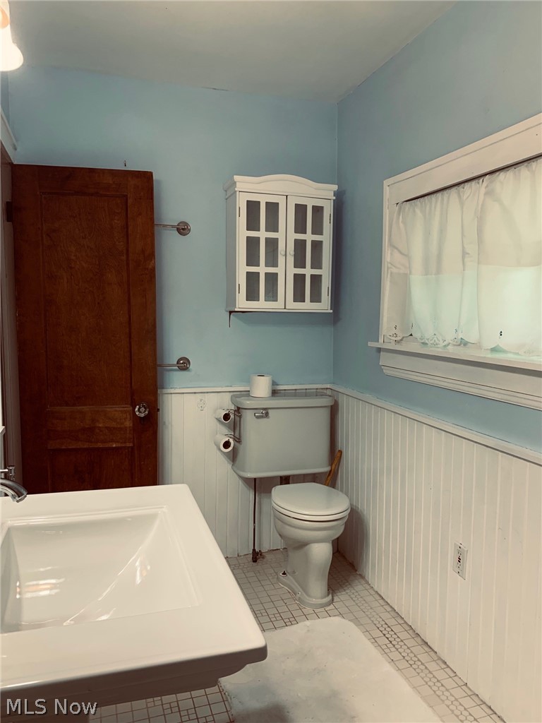 2859 Coleridge Road Cleveland, OH 44118 - Photo 10 of 19