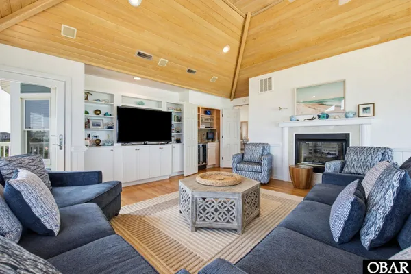 $2,750,000 | 1231 Atlantic Avenue, Unit 29, Corolla, NC 27927