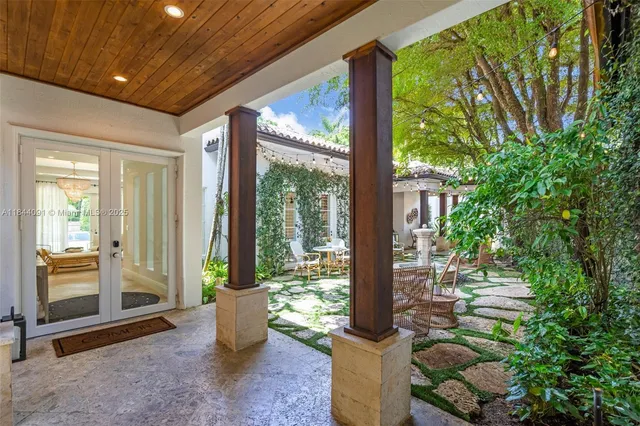 $5,600,000 | 7320 Southwest 79th Court, Miami, FL 33143