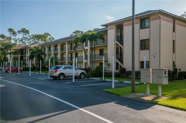 $3,600 | 5741 Deauville Circle, Unit F108, Naples, FL 34112