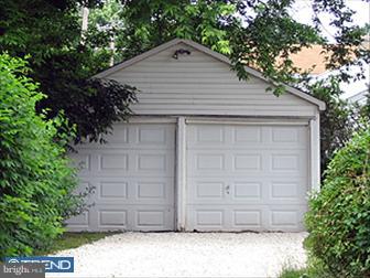 30 West Roland Road Brookhaven, PA 19015 - Photo 2 of 2