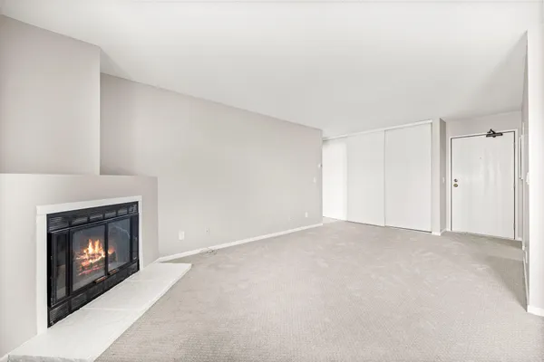 $164,900 | 7601 West 101st Street, Unit 215, Bloomington, MN 55438