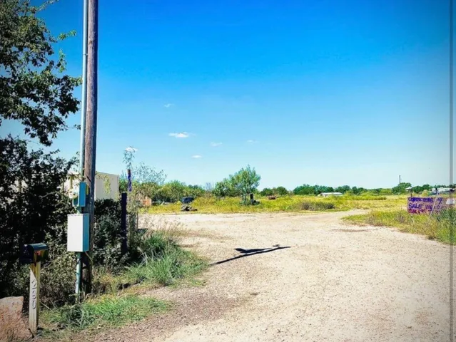 $375,000 | 290 Pebblestone Road, Dale, TX 78616