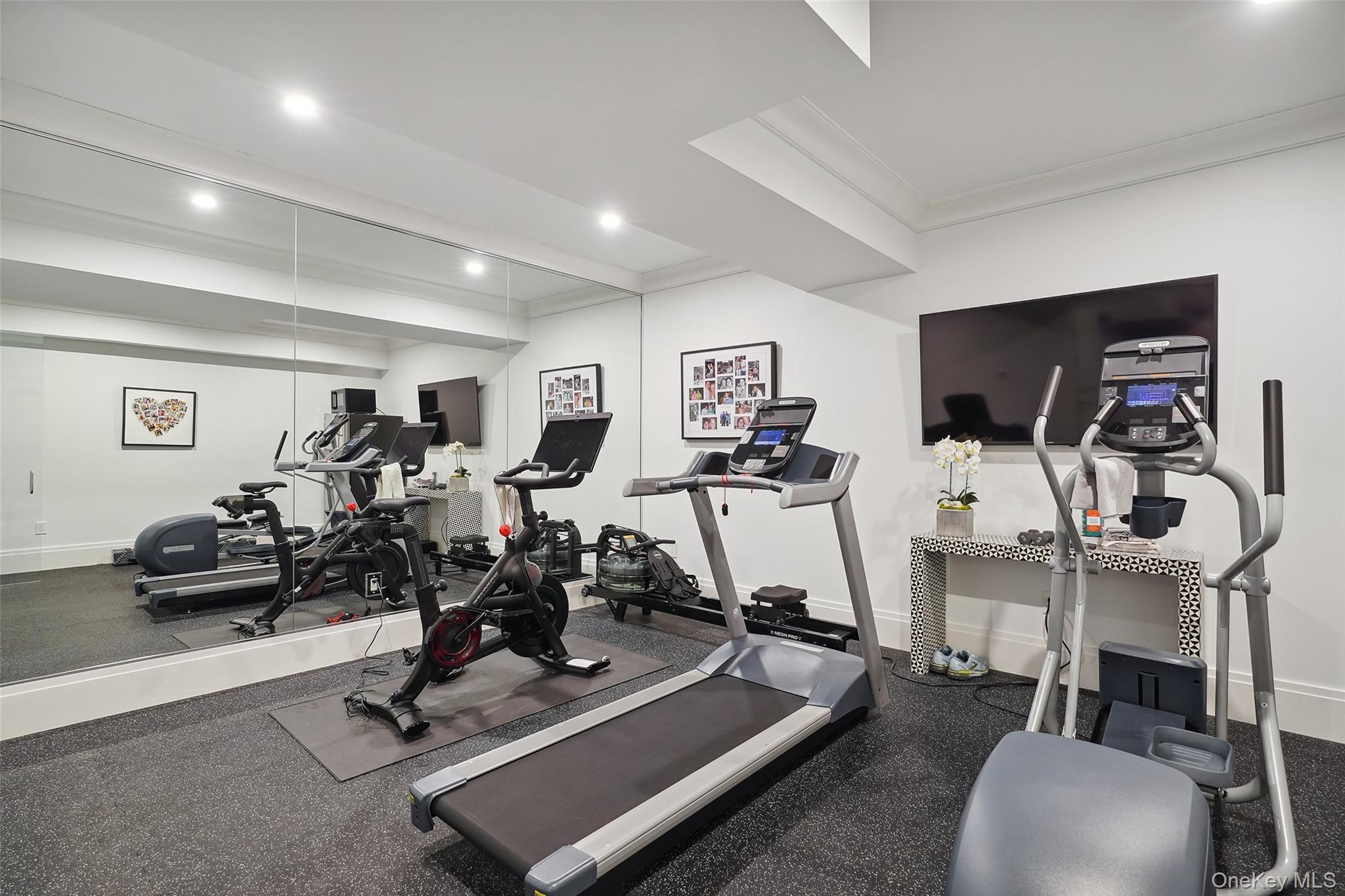 25 Hunt Place Rye, NY 10580 - Photo 29 of 44 a view of a room with gym equipment