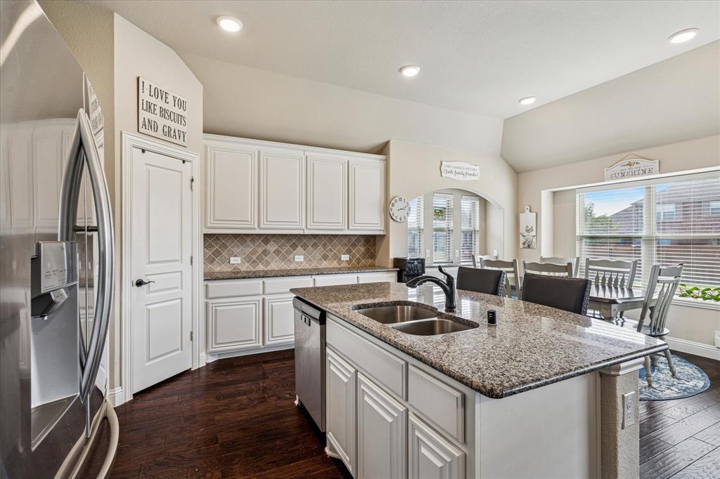 2425 Moon Dance Lane Midlothian, TX 76065 - Photo 11 of 25