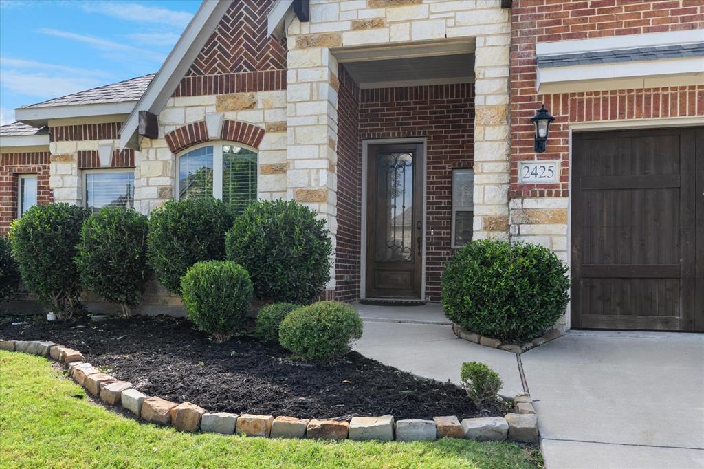 2425 Moon Dance Lane Midlothian, TX 76065 - Photo 3 of 25